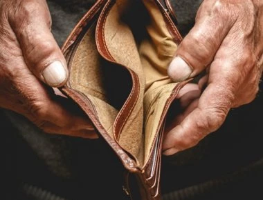 Oι νέες συντάξεις μετά τις περικοπές: Θα χυθεί «αίμα»